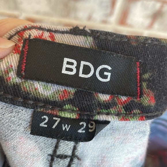 BDG Jeans Womens Ankle Mid Rise Twig Floral Stretch Denim Jeans - Picture 10 of 11